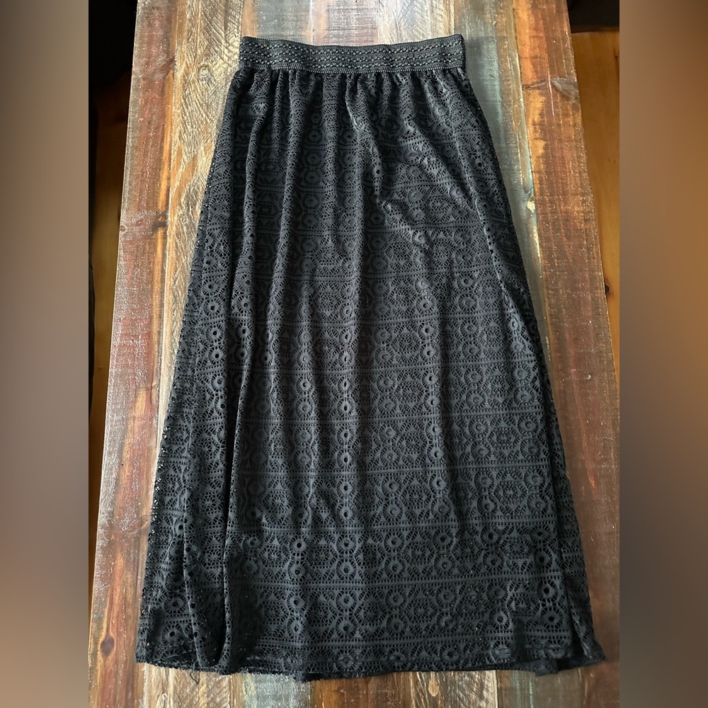 Elegant Black Lace Maxi Skirt with Elastic Waistband